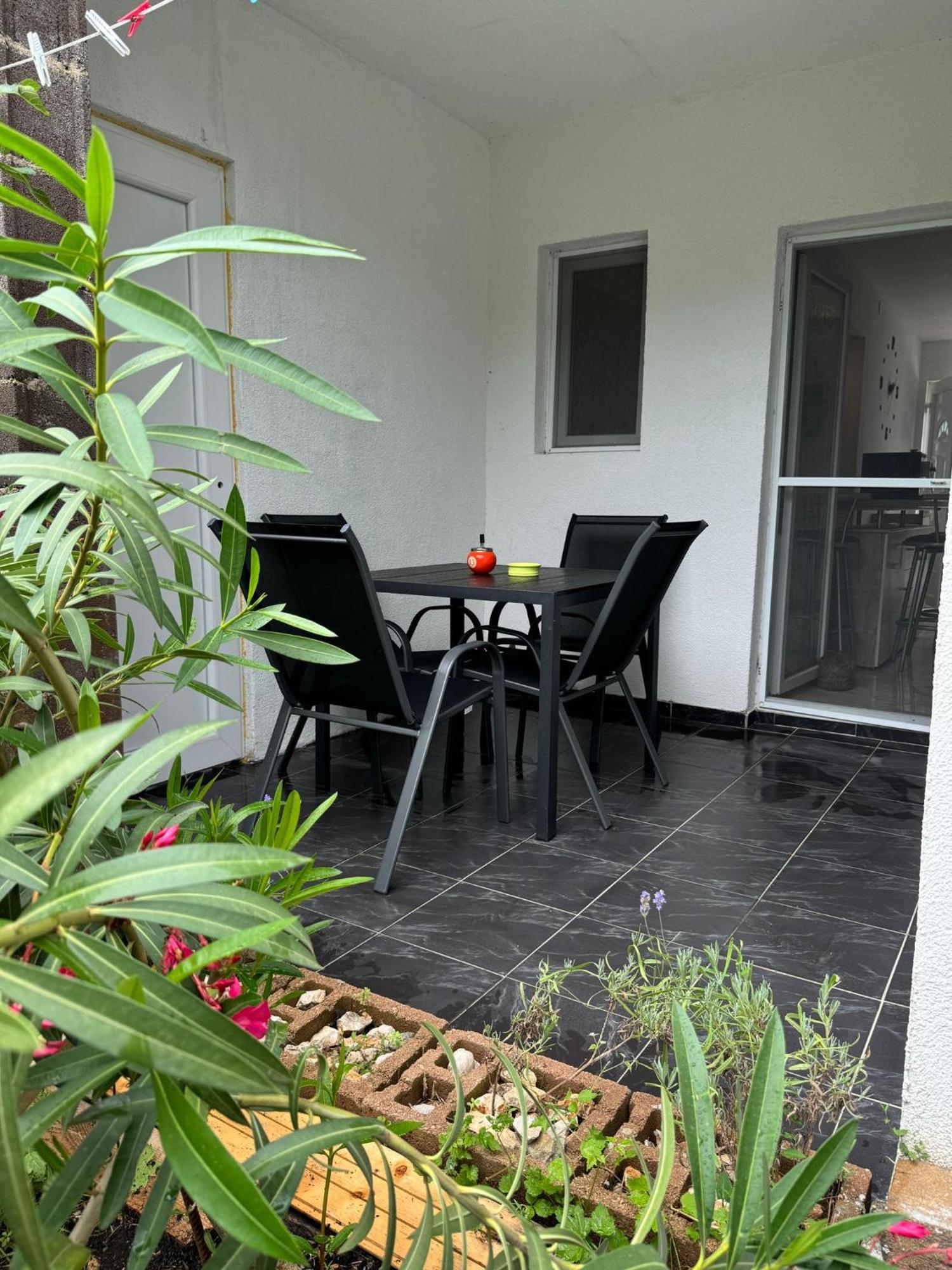 Studio Apartments Mt Smrika Bagian luar foto