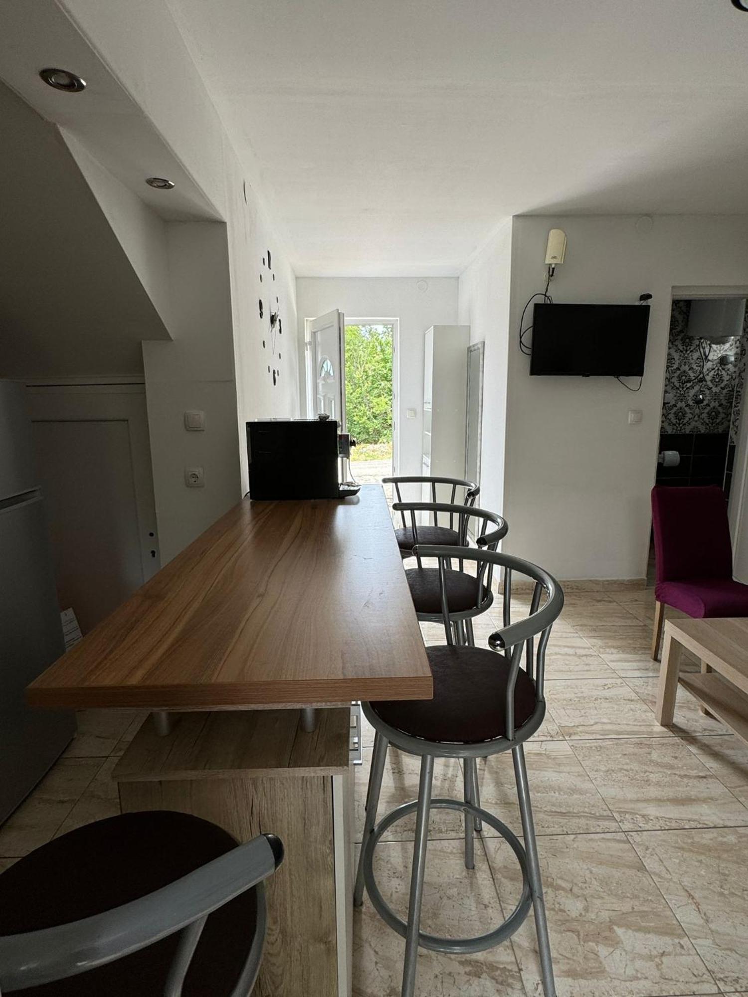 Studio Apartments Mt Smrika Bagian luar foto