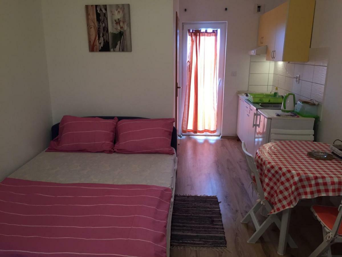 Studio Apartments Mt Smrika Bagian luar foto