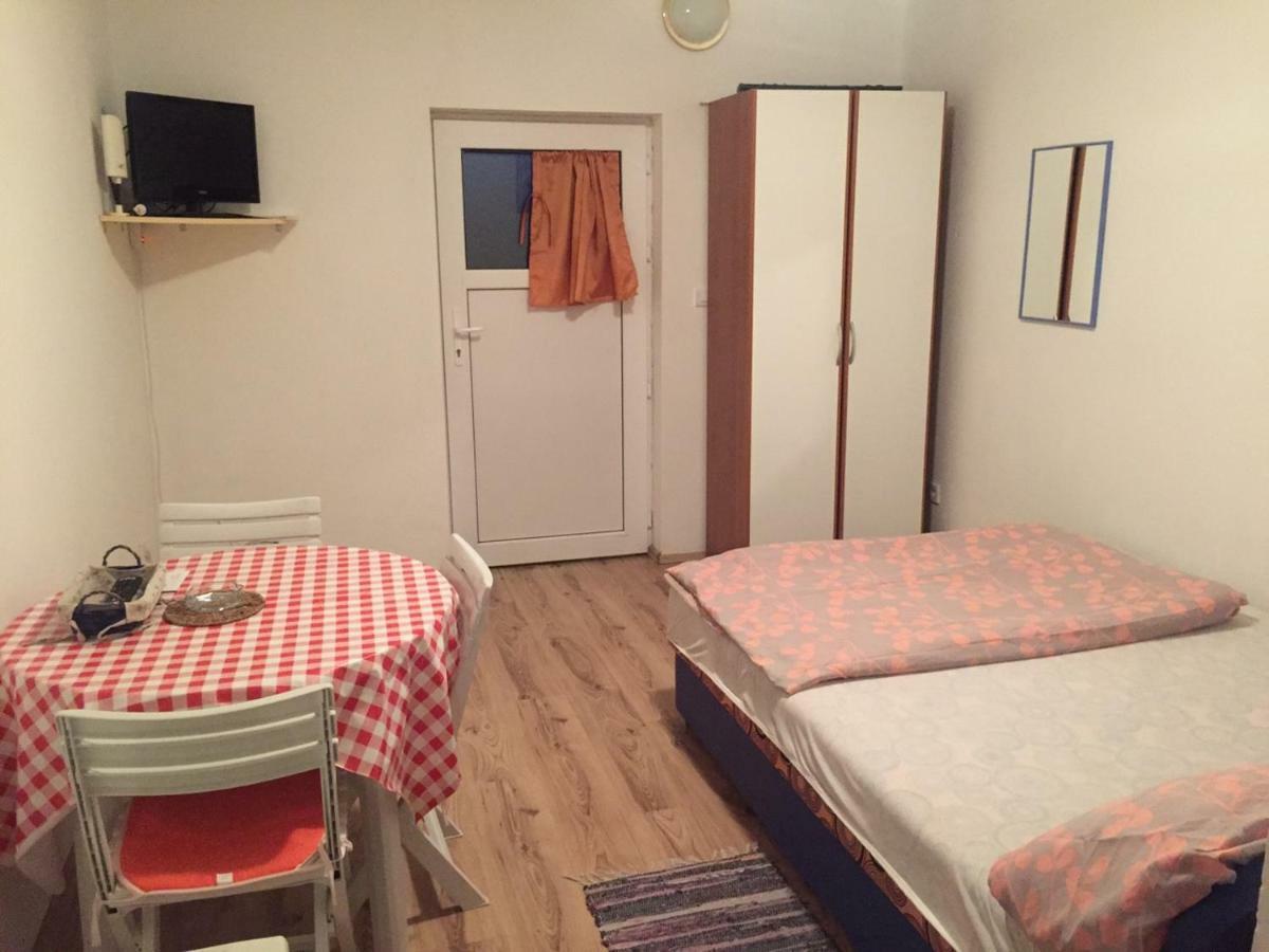 Studio Apartments Mt Smrika Bagian luar foto
