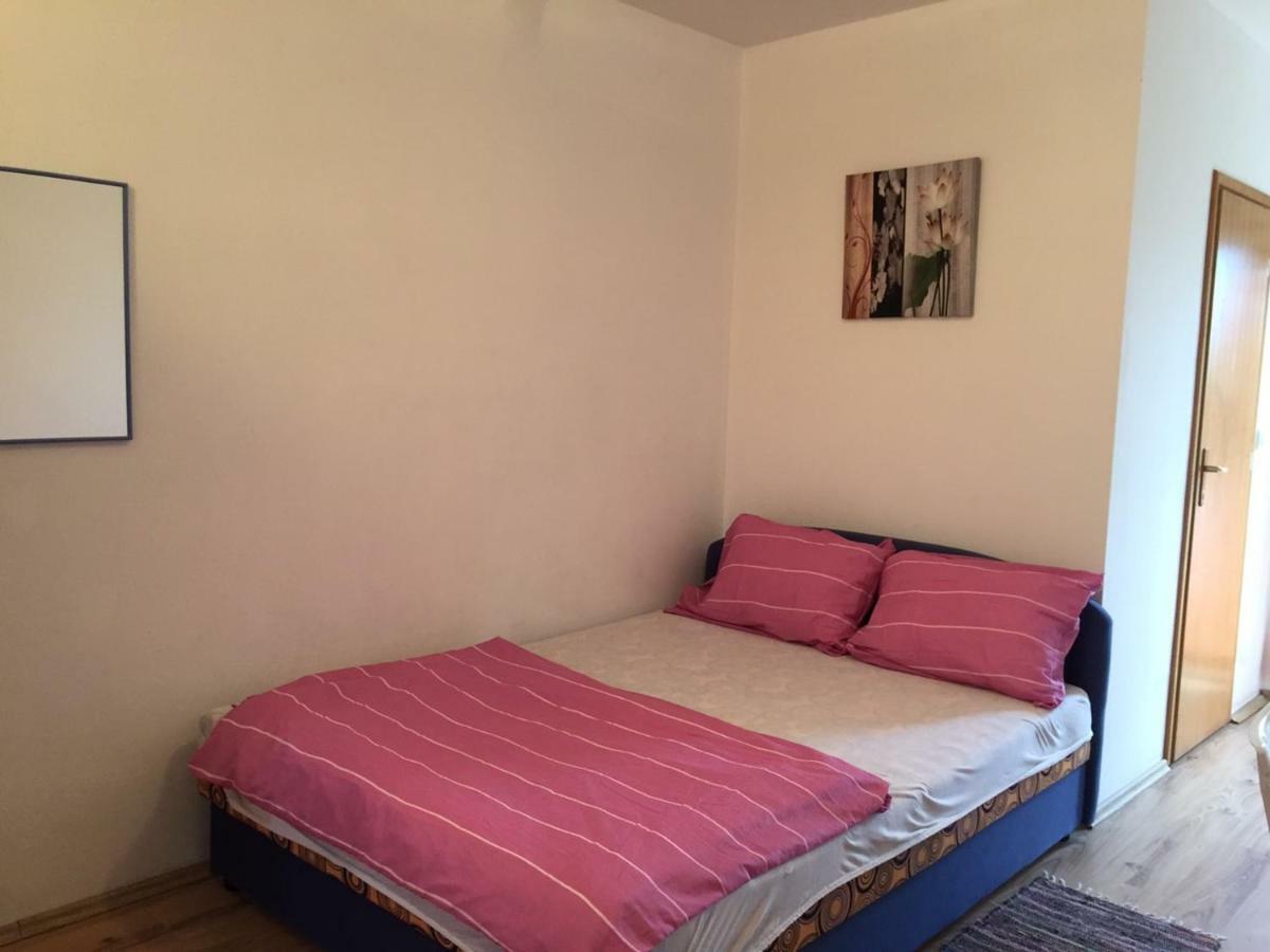 Studio Apartments Mt Smrika Bagian luar foto