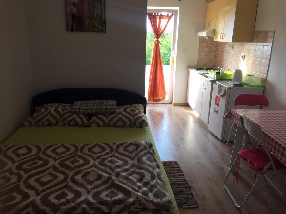 Studio Apartments Mt Smrika Bagian luar foto